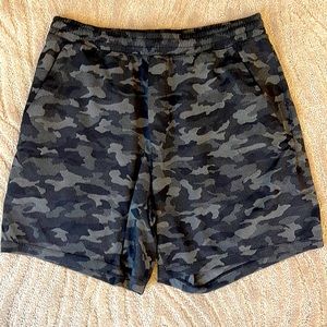 NEW Mens Lululemon Shorts. Size L.